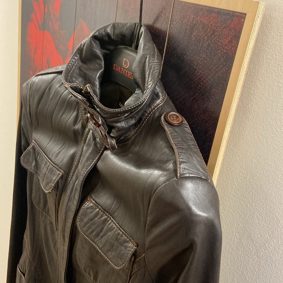 DANIER || Brown Leather Jacket - Picture 3 of 10
